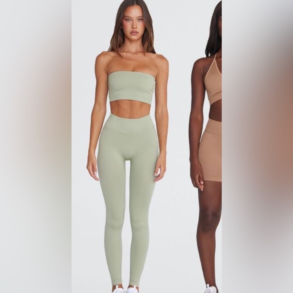 CSB seamless X Isabelle mathers Pistachio size M